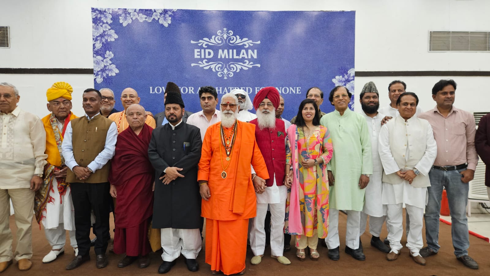 Dhyanacharya Dr. Ajay Jain with renowned religious leaders at Eid Celebration organised by Ahmediyya Muslik Community of Delhi.